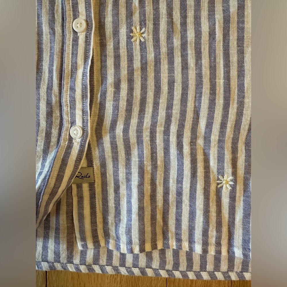 Rails Linen Blend Blue White Striped Embroidered Floral Cap-Sleeved Blouse, M - Picture 6 of 7